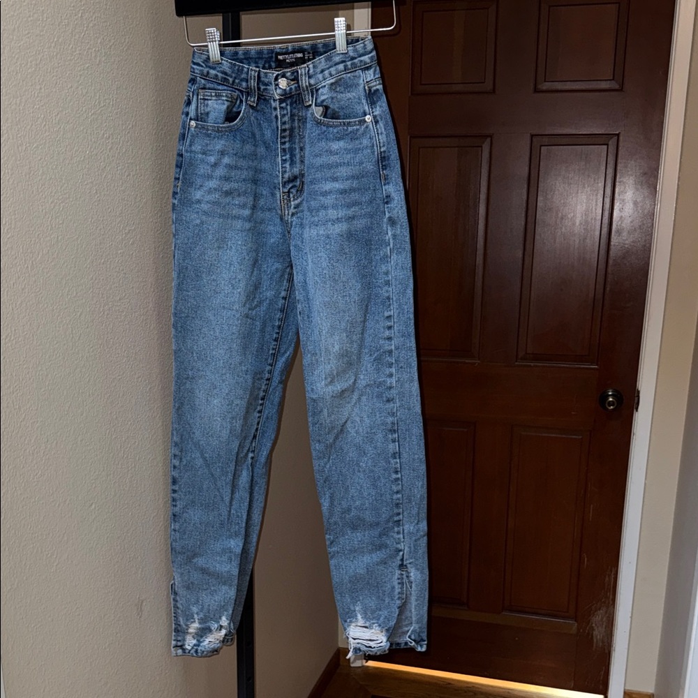 PrettyLittleThing High Rise Distressed Hem Denim Jeans Women’s Petite Size 00